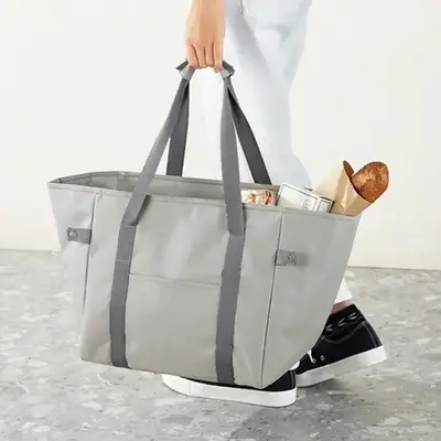 重い荷物を持っての帰り道や車までも持ち手にはカバー付きでいたくなりにくい工夫がされています。 重い荷物を持っての帰り道や車までも持ち手にはカバー付きでいたくなりにくい工夫がされています。