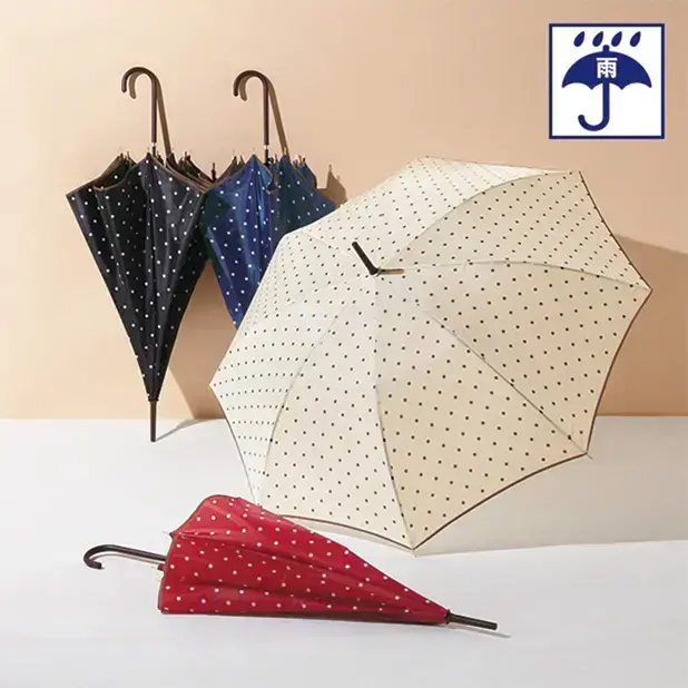 骨にグラスファイバーを使用した軽量で丈夫な雨専用のジャンプ傘。4色から色・柄をお選びいただけます。
