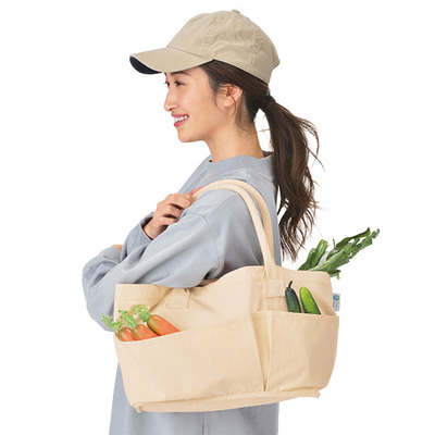 たっぷり入る大き目サイズ。 たっぷり入る大き目サイズ。