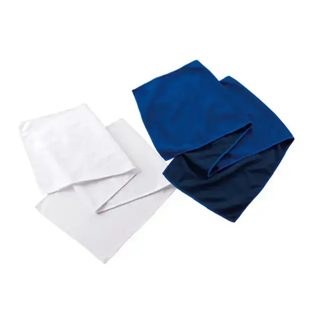 濡らして絞るだけのクールタオル。ブルーとホワイトの2色からお選びいただけます。