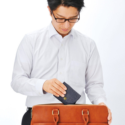 常にバッグなどに入れて持ち歩けるのでうっかり忘れを防げます。 常にバッグなどに入れて持ち歩けるのでうっかり忘れを防げます。