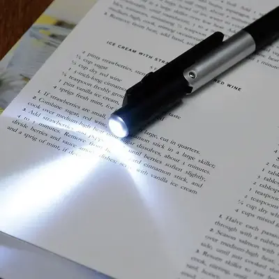 4WAY機能その3:LEDライト 4WAY機能その3:LEDライト