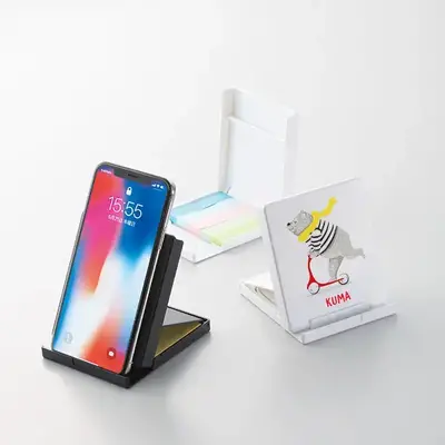 スマホスタンドとしての使用例とフルカラープリントの例。 スマホスタンドとしての使用例とフルカラープリントの例。