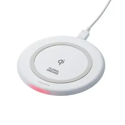 Qi規格対応スマホなら置くだけで充電できます。 Qi規格対応スマホなら置くだけで充電できます。