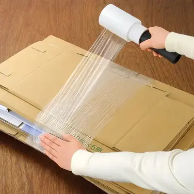 大きさの異なる段ボールは束ねて持ち運ぶのに重宝します。 大きさの異なる段ボールは束ねて持ち運ぶのに重宝します。