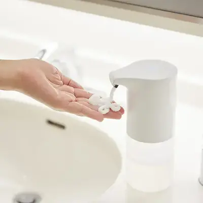 非接触で泡が手に取れるのでご家庭はもちろん、不特定多数の方が使用する洗面所などにおススメです。 非接触で泡が手に取れるのでご家庭はもちろん、不特定多数の方が使用する洗面所などにおススメです。