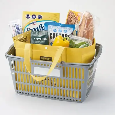 まとめ買いでも十分な容量のバッグです。 まとめ買いでも十分な容量のバッグです。