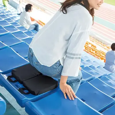 長時間座って観戦するスポーツ観戦などにもってこい。 長時間座って観戦するスポーツ観戦などにもってこい。