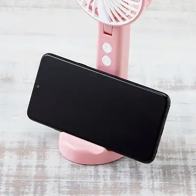 台座はスマホスタンドとしても使えます。 台座はスマホスタンドとしても使えます。