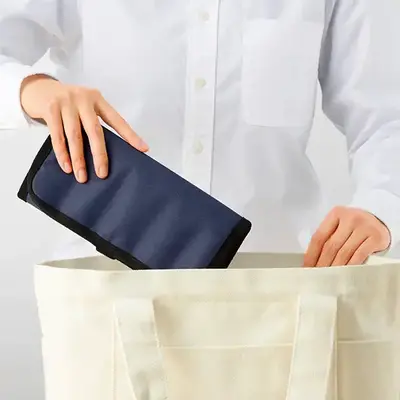 コンパクトサイズなので携帯にも便利。 コンパクトサイズなので携帯にも便利。