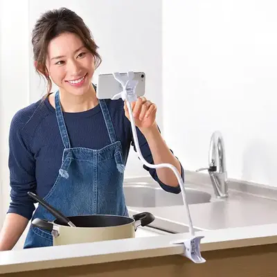 レシピの確認など、キッチンでも大活躍。 レシピの確認など、キッチンでも大活躍。