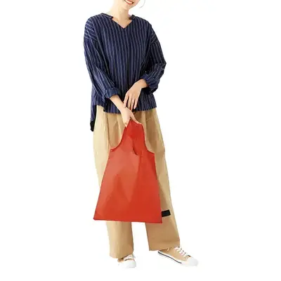 お買い物バッグとして使用のイメージ。 お買い物バッグとして使用のイメージ。