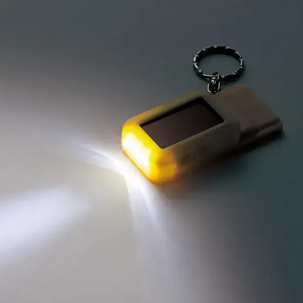 LED3灯式で明るく手元を照らします。