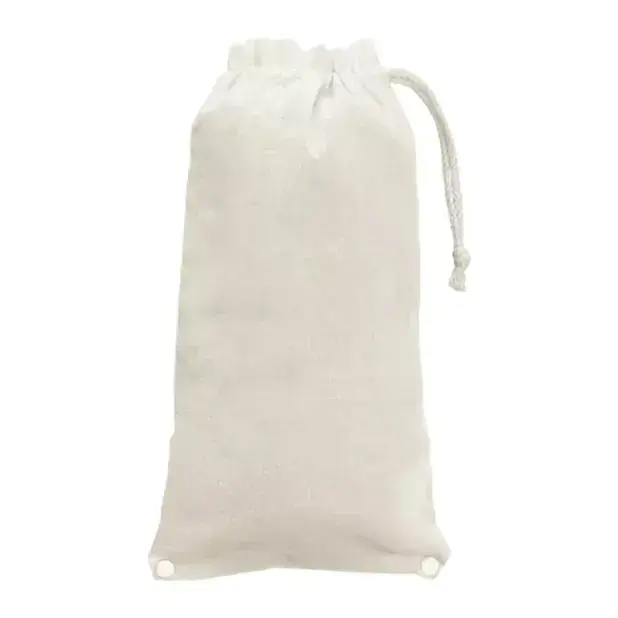 付属の巾着袋は収納用やアウトドアでの使用時に便利。