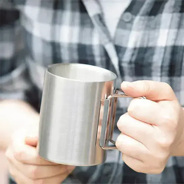 秋冬のアウトドアには温かいコーヒーが至福の時