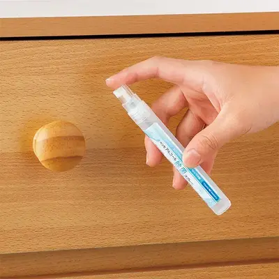 気になる場所にサッとひと拭き。 気になる場所にサッとひと拭き。