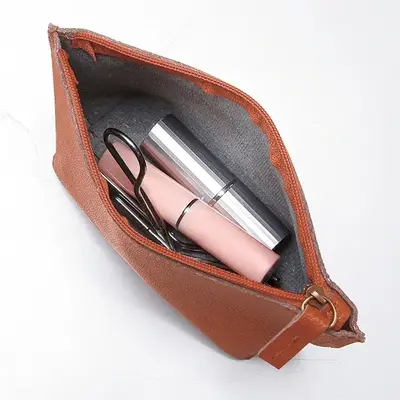 化粧小物やモバイルガジェットなど様々な小物の収納・携帯に。 化粧小物やモバイルガジェットなど様々な小物の収納・携帯に。