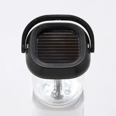 天面のソーラーパネルでも蓄電できます。 天面のソーラーパネルでも蓄電できます。