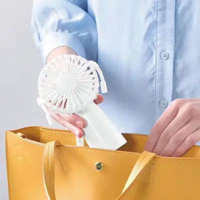 コンパクトだからバッグに入れての持ち運びもOK コンパクトだからバッグに入れての持ち運びもOK