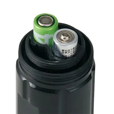 単4型乾電池4本使用(別売) 単4型乾電池4本使用(別売)
