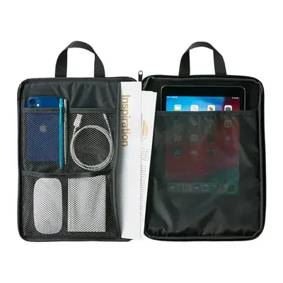 A4サイズのマルチポケットバッグには13インチまでのタブレットを収納できます。
