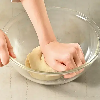粉ものなどをこねやすい広口形状。 粉ものなどをこねやすい広口形状。