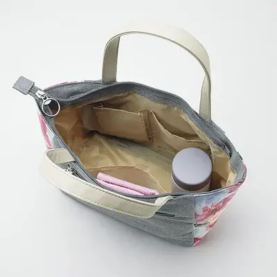 内ポケットも豊富にあり小分け収納にも優れています。 内ポケットも豊富にあり小分け収納にも優れています。