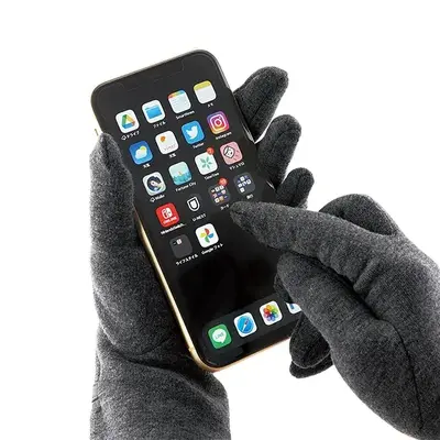 はめたままスマホタッチができ便利。 はめたままスマホタッチができ便利。