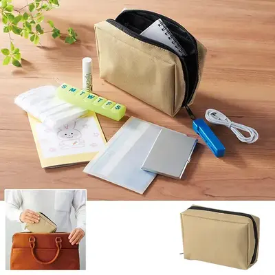 通帳や印鑑などの貴重品をまとめて収納できます。 通帳や印鑑などの貴重品をまとめて収納できます。