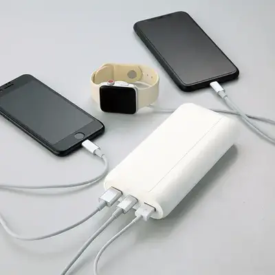 3台同時充電可能。 3台同時充電可能。