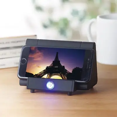 動画視聴用スマホスタンドとして使えば迫力ある音で楽しめます。 動画視聴用スマホスタンドとして使えば迫力ある音で楽しめます。