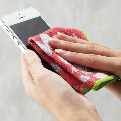 スマホの汚れ拭きに。 スマホの汚れ拭きに。