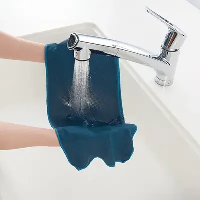 水に濡らすだけで何度でもひんやり! 水に濡らすだけで何度でもひんやり!