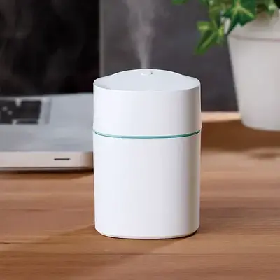 デスクの上にも起きやすい加湿器です。 デスクの上にも起きやすい加湿器です。