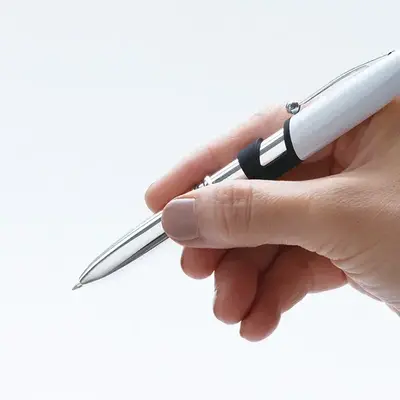 手になじむ毛状で書きやすいボールペンです、