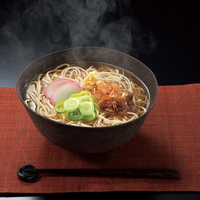 うどん県の名に恥じぬ、モッチリとしたコシの強い讃岐のうどんです。 うどん県の名に恥じぬ、モッチリとしたコシの強い讃岐のうどんです。