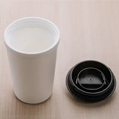 フタは簡単に取り外せるのでお手入れも簡単です。 フタは簡単に取り外せるのでお手入れも簡単です。