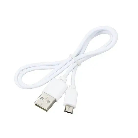 USB給電用ケーブルが付属します。