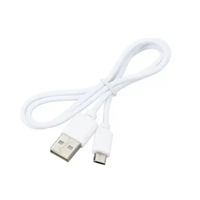 USB給電用ケーブルが付属します。