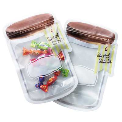 キャンディやお菓子など開封後の湿気が気になるものの保存に最適なジッパーバッグ2枚組。