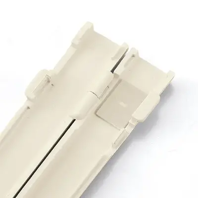 内面にはシリコン製のすべり止め付きで箸がカタカタ動きません。 内面にはシリコン製のすべり止め付きで箸がカタカタ動きません。