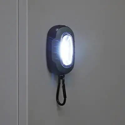 マグネット付きで、冷蔵庫などに常備でき、いざというときに慌てず使えます。 マグネット付きで、冷蔵庫などに常備でき、いざというときに慌てず使えます。