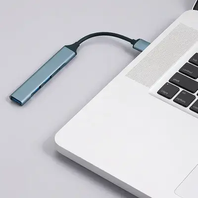 4ポート付きUSBハブ。Type-Cにも対応します。 4ポート付きUSBハブ。Type-Cにも対応します。