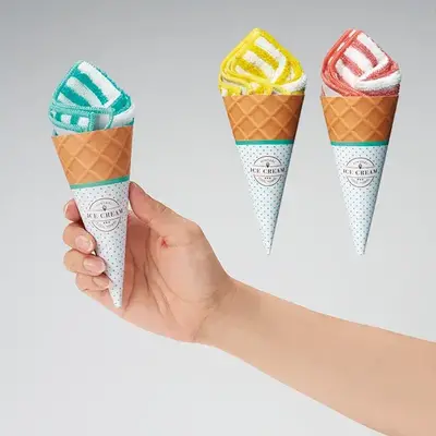 アイスクリームに形にアレンジした涼感ミニハンカチ。