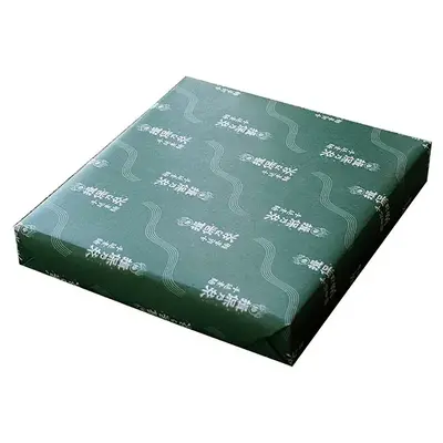 専用の包装紙で包装された状態でお届けとなります。