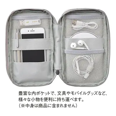 豊富な内ポケットで、散らばりがちな小物類の収納・整頓に便利。