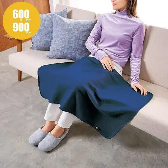 再生PETポリエステル生地でできたサスティナブルなブランケットです。