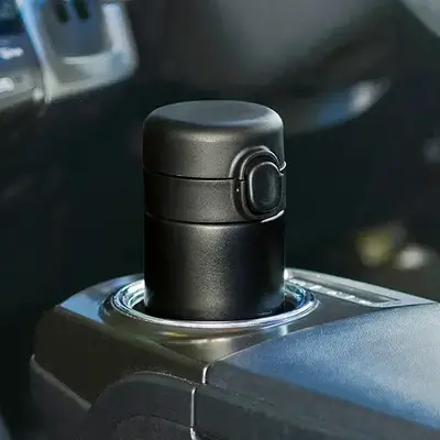 車のドリンクホルダーにもピッタリ。