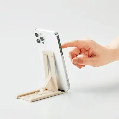タッチ操作しやすい滑り止め付き。 タッチ操作しやすい滑り止め付き。