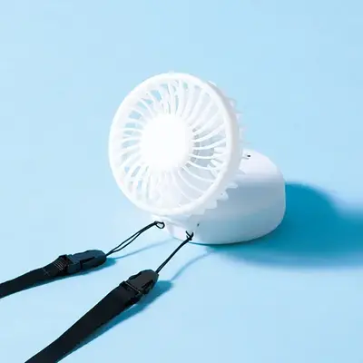 折りたたんで卓上タイプとして使えます。